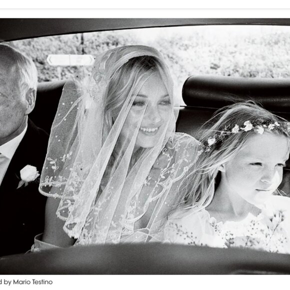 VOGUE SEPTEMBER ISSSUE 2011 - Picture 5 of 6